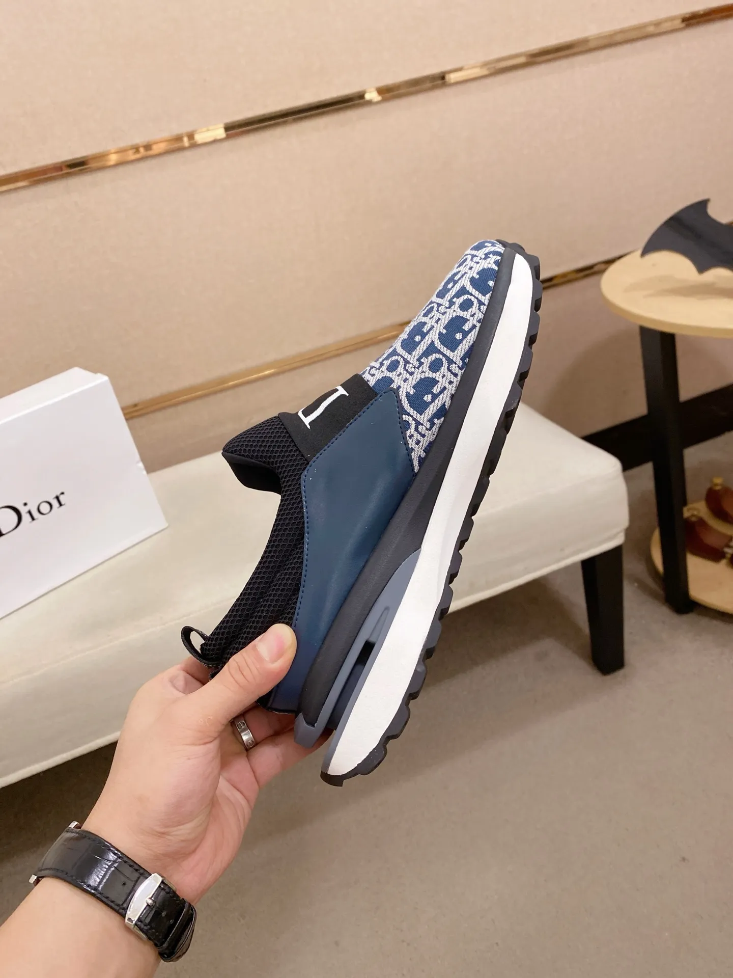 Men's shoes💰: 462💰 [Dior·Dior] New casual sports style men's shoes, new spring and summer design, perfect workmanship, lace-up style to create wardrobe quality, upper: imported first-layer cowhide, sheepskin lining is soft and comfortable, ultra-light TPU wear-resistant outsole, simple, versatile fashion men's shoes, excellent color code number 38--44. Can be customized 45 non-returnable